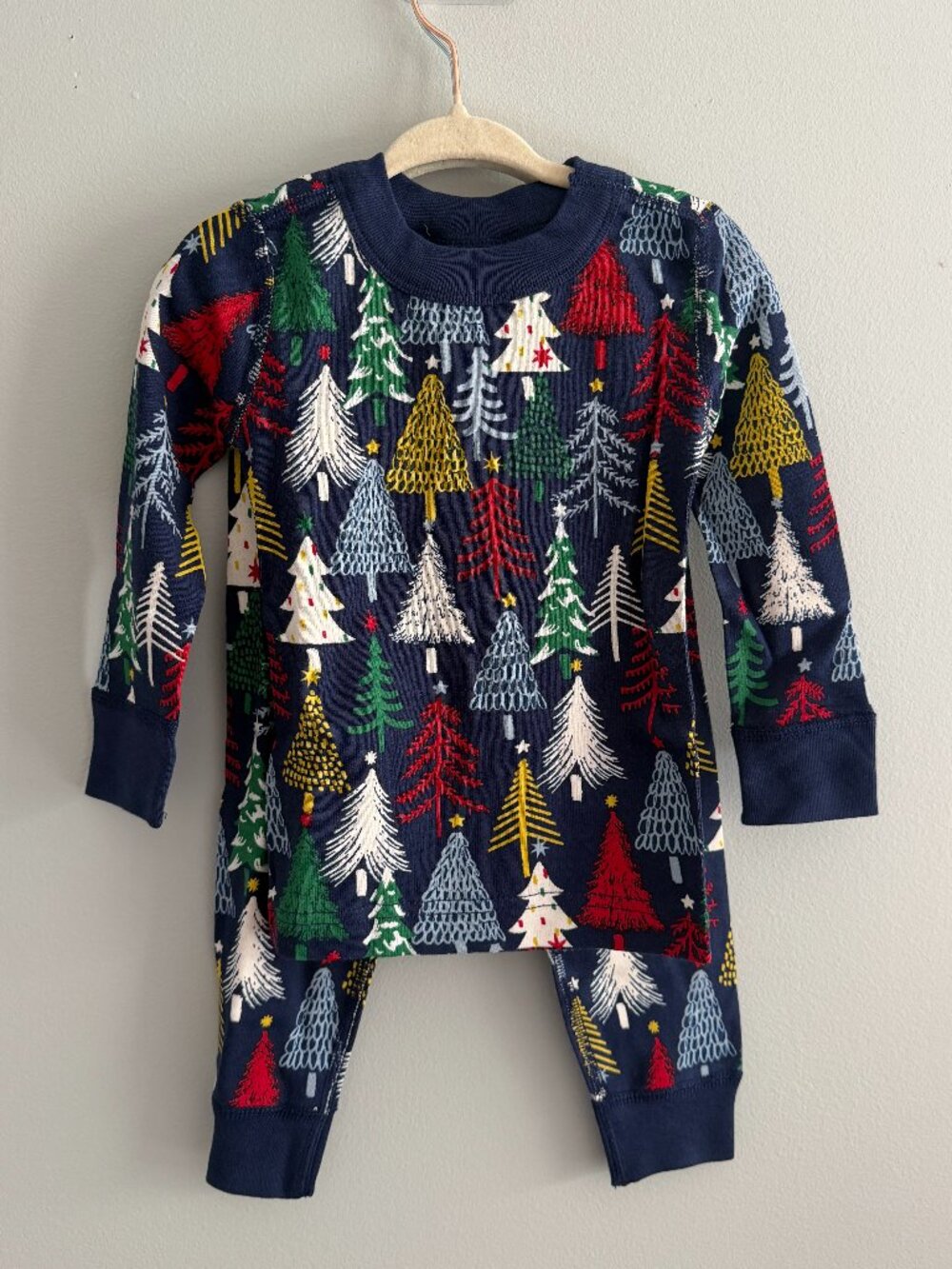 Hanna Andersson Kids Holiday Long John Pajama Set in Twinkly Trees on Navy 2T
